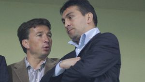 Dan Petrescu e alături de Dumitrescu:** "Sper să stea mult la Steaua, deși ar fi un miracol"