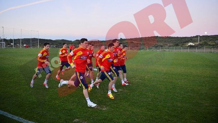 FOTO EXCLUSIV** Primele antrenamente ale "tricolorilor" în Spania! De ce surpriză a avut parte Pițurcă, cazat în cea mai scumpă cameră din hotel