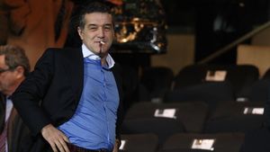 "Promit că nu mai vorbesc de națională** cât e Răzvan acolo!"