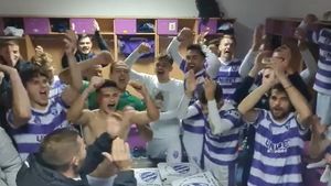 Sărbătoare în vestiarul Timișoarei după victoria incredibilă cu Rapid: „Era greu de crezut!” | VIDEO