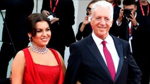 Cum a reacționat miliardarul Piero Ferrari, soțul Rominei Gingașu, când a văzut trei bolizi Ferrari parcați în fața unui restaurant din București!