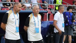 Transferul lui Louis Munteanu de la CFR Cluj poate fi o mină de aur pentru Nelu Varga. Reacția lui Dan Petrescu despre plecarea atacantului