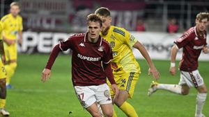 Norvegianul Tobias Christensen de la Rapid dezvăluie că s-a logodit în secret în România și are o urare specială pentru coechipierii Dobre și Petrila: „Să faceți asta des!”. EXCLUSIV