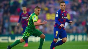 Dinamo nu se mai oprește! „Câinii” vor să-l transfere pe Pablo de Blasis, fotbalistul care a marcat un gol splendid, sezonul trecut, în poarta Barcelonei | VIDEO