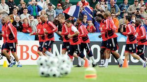 VEZI AICI o analiză a primului "11" al Franței! CINE E MAI "COCOȘ"?