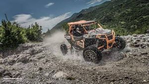 Dakarul României este gata de start. Concurenții parcurg 500 de kilometri într-o singură zi!