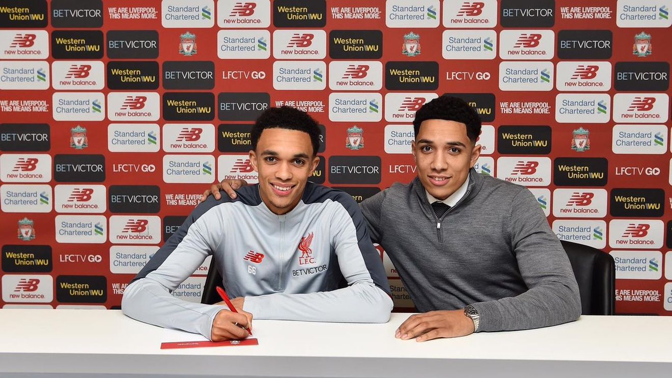 OFICIAL: Liverpool a "betonat" contractul unui titular: "A semnat pe termen lung!". Reacția jucătorului