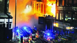 Londra e sub asediu!** Partida dintre Tottenham și Everton ar putea fi amânată din cauza violențelor din ultimele zile