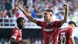 Albion Rrahmani i-a cucerit iremediabil pe giuleșteni! Vasile Maftei și Ionuț Rada, la superlativ despre atacantul de la Rapid: „E un exemplu!” | VIDEO EXCLUSIV RAPID