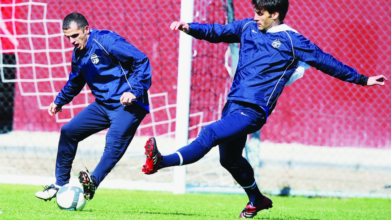 Jale cu Jelev!** "Joci la Steaua! Vreau pase, nu 'bufa-bufa'"