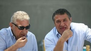 Victor Becali: "Favoritul meu e Lucescu Jr":)
