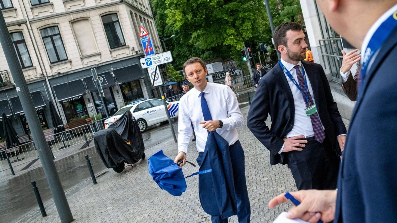 Cu ce echipă de fotbal din România ține Siegfried Muresan, propunerea de premier a lui Nicușor Dan