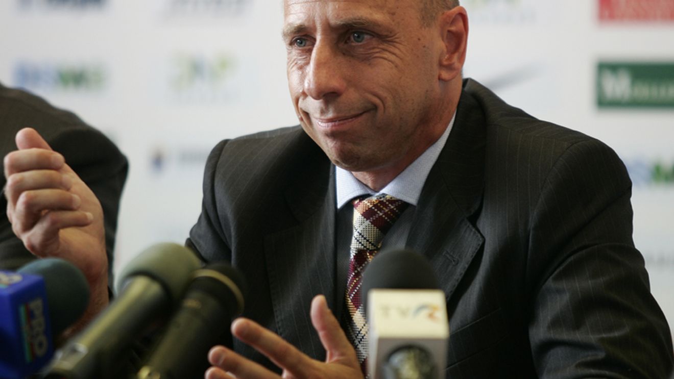 "Nu sunt surd sau orb! Am văzut că mi se caută înlocuitor"