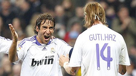 Ronaldo a luat numărul lui Raul, Xabi Alonso pe al lui Guti! Vezi cine e noul "nouar" al Realului!