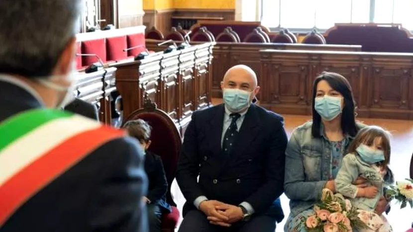 Dragostea în vremea coronavirusului: doi medici din Italia s-au căsătorit înainte de a intra în lupta cu boala