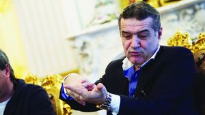 Becali face REVOLUȚIE:** "Toate măsurile luate de Piți le-am implementat eu acum!" VEZI dialogul cu jucătorii Stelei