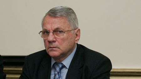 "Se va confirma bolnăviciunea fotbalului românesc** dacă Becali schimbă regulamentul"