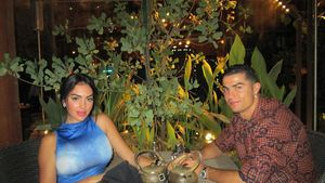 Georgina Rodriguez și Cristiano Ronaldo au „rupt” internetul cu ultima postare: 4 milioane de aprecieri în doar 12 ore! Cum s-au afișat cei doi la o cină romantică în Arabia Saudită | GALERIE FOTO