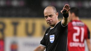 Verdictul lui Marius Avram despre faza penalty-ului neacordat de Istvan Kovacs în FCSB - Dinamo 2-1: „Asta era decizia corectă! Sunt curios ce au vorbit”