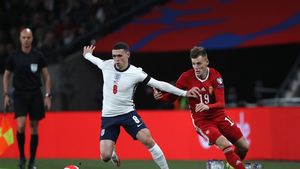 Scandal de proporții pe o plajă exclusivistă din Corfu între vedeta lui Manchester City, Phil Foden, și iubita lui: l-a înjurat și i-a băgat degetele în față!