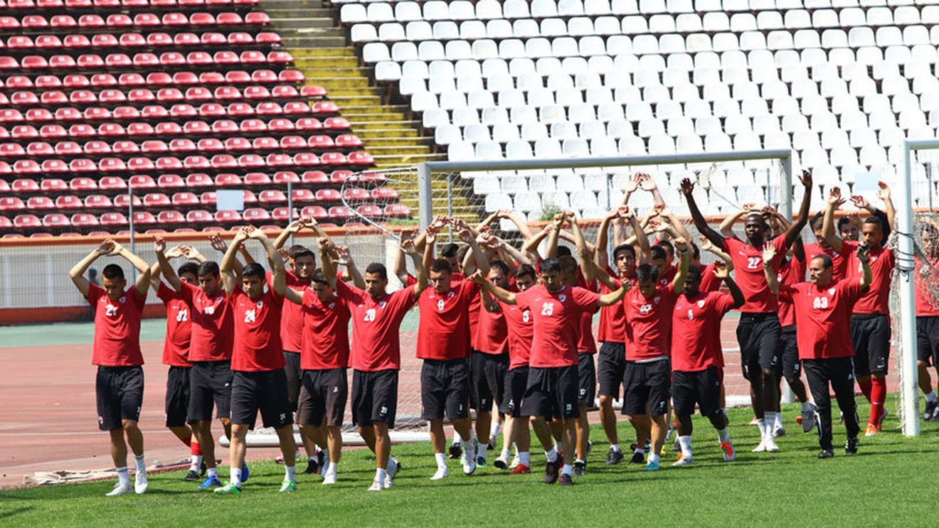 EXCLUSIV - Mulțescu l-a plăcut, dar a fost trimis acasă: "Nu citesc, dar văd mingea"