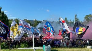 Atmosferă incendiară după CSA Steaua - CS Afumați! Mii de oameni s-au adunat pentru a felicita echipa lui Daniel Oprița după victoria din Ghencea | FOTO & VIDEO