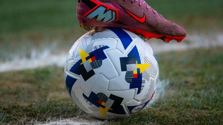 O nouă jurnalistă stârnește pasiuni în lumea fotbaliștilor. Cum arată tânăra care se învârte printre milionari