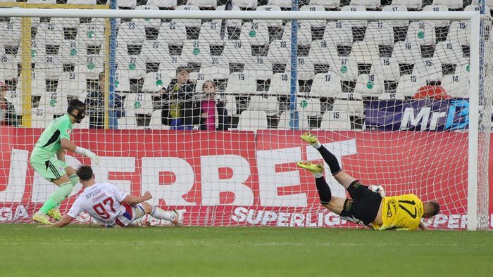 Aşa ceva nu s-a mai văzut în Superliga! Cu câte minute a prelungit arbitrul a doua repriză a meciului Oțelul Galați - U Cluj