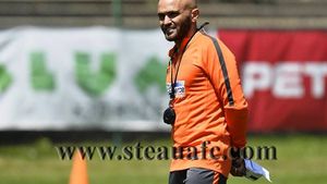 VIDEO | Steliștii au intrat pe mâna lui Spatafora! Noul preparator fizic a condus primul antrenament
