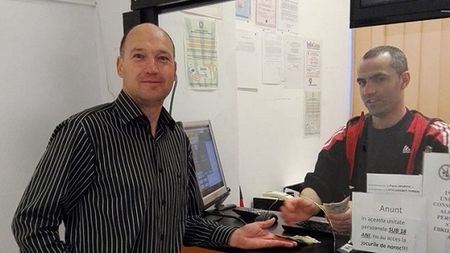 "Am luat banii și aștept lăutarii". Un fost fotbalist a dat "lovitura" la alegeri. FOTO | Victoria lui Burleanu, pagubă pentru casele de pariuri