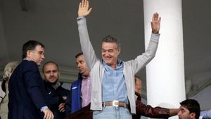 Gigi Becali a anunțat ce schimbări va face la FCSB. „Am decis!” Mesaj pentru Universitatea Craiova + Ce se întâmplă cu Dennis Man și Florinel Coman | VIDEO