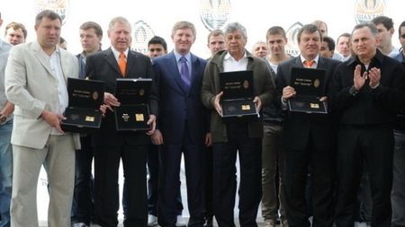 FOTO Mircea Lucescu, în Walk of Fame la Donețk!** Vezi ce i-a transmis Ahmetov