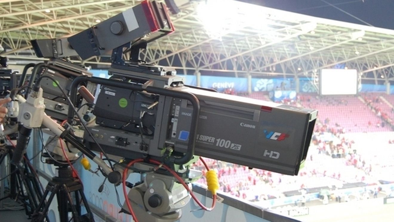 Dragomir: "Voi scoate peste 120 de milioane de euro din drepturile TV"!** Crezi că e posibil?