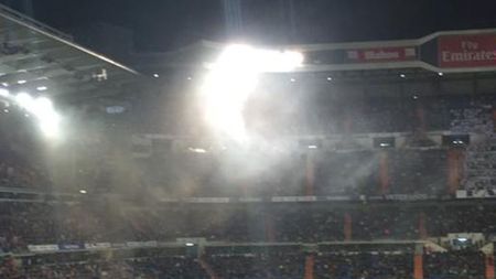 FOTO | Panică pe Bernabeu. Un nor misterios de fum a apărut pe stadion, chiar la începutul meciului cu Espanyol. Ce s-a întâmplat