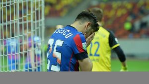 VIDEO | Întrebare pentru Rusescu. De ce a bătut „sus" penalty-ul cu Oțelul? Vezi cum trage de obicei atacantul din astfel de situații. Dinu Gheorghe: "Bați așa la 2-0, 3-0, nu la 1-2, în ultimul minut"