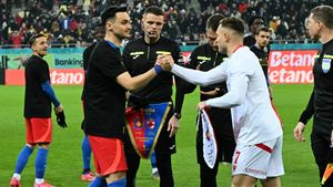 Dennis Politic şi-a dat OK-ul pentru trădarea verii şi a acceptat plecarea la FCSB! Dinamo negociază în secret cu înlocuitorul lui, fost jucător la CFR Cluj şi Timişoara