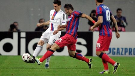 "I-a atras atenția lui Benitez!" Scouterii lui Napoli au urmărit Steaua - Basel special pentru Schar