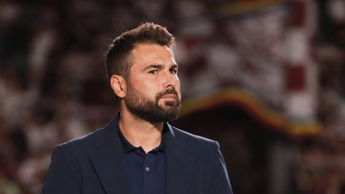 Adrian Mutu, lovitura de imagine pregătită în secret de Emil Boc! Cu Stanciu și Burcă pe teren, „Briliantul” ar fi antrenorul ales pentru a ataca titlul