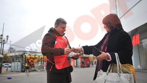 GALERIE FOTO** Jurnaliștii ProSport au participat la campania "Eu scriu, eu vând"