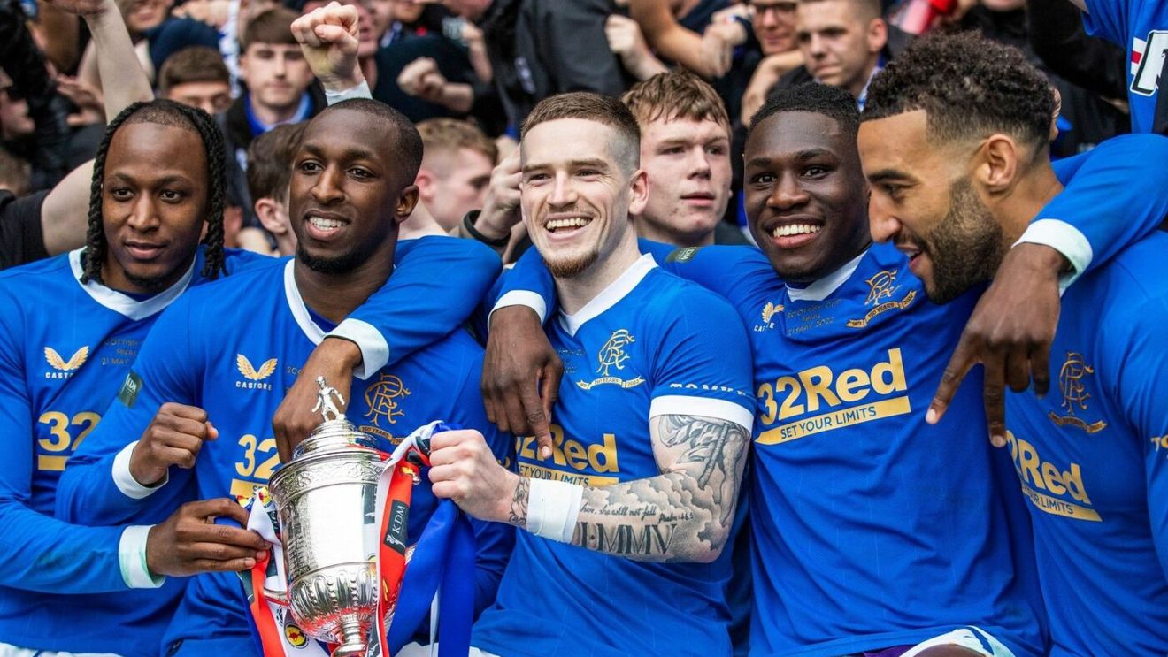 Un coechipier al lui Ianis Hagi de la Rangers a dat lovitura carierei, după ce s-a transferat la Ajax Amsterdam pentru suma record de 25 de milioane de euro!