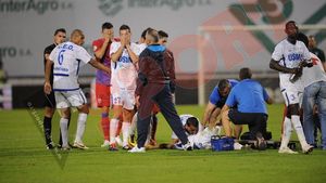 ȘOC la Steaua - Pandurii!** Accidentare ORIBILĂ‚ provocată de Gardoș! "Pandurii" s-au rugat pe gazon pentru Băcilă FOTO