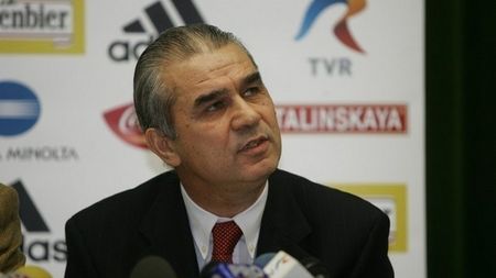 Iordănescu îl face praf pe Mircea Lucescu**: "Vorbește prea mult! Crede că e unicul antrenor, că a inventat fotbalul în România"