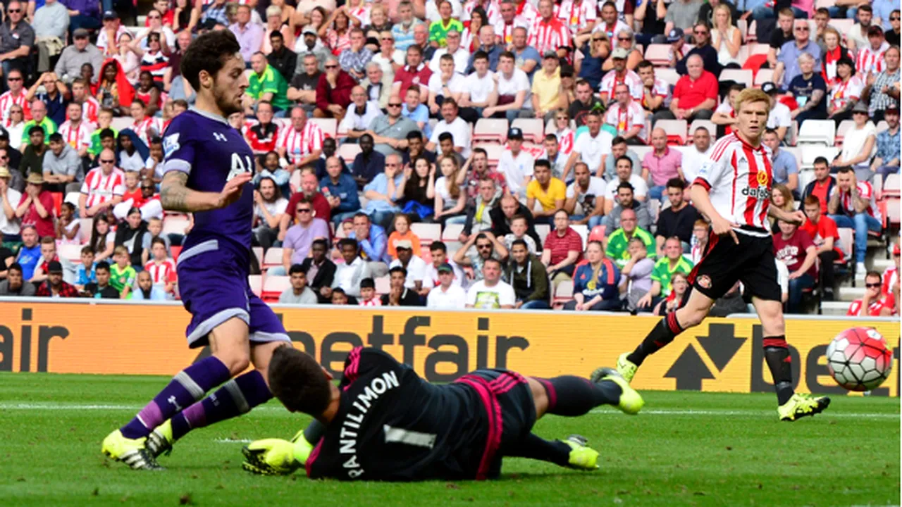 Nu a impresionat la Sunderland, dar granzii se bat pe el! Veste de ultimă oră din Anglia: Manchester United și Tottenham îl vor