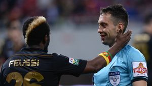 ANALIZA ARBITRILOR | Etapa a 3-a: Steaua trebuia să primească un penalty și să beneficieze de eliminarea lui Camora de la CFR. Găman a luat nota 3 pentru prestația de la Iași
