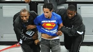 Ce s-a întâmplat cu fanul italian care a intrat pe gazon la Cupa Mondială? Tocmai a fost deportat din Qatar. „A fost eliberat"