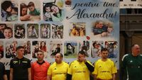 Imagini cutrămurătoare cu Ionel Ganea la memorialul dedicat lui Alexandru, fiul său care a murit, la vârsta de doi ani, în accident de maşină