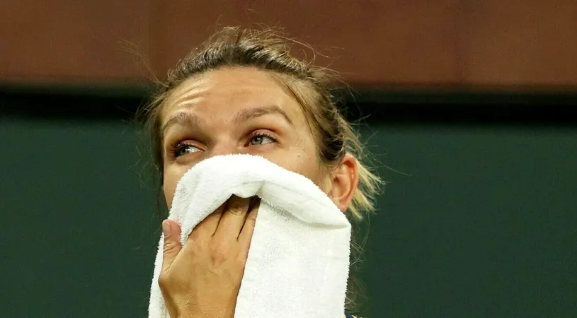 Rusoaica a lovit-o pe Simona Halep! Momentul în care spectatorii și-au ținut respirația: mingea trimisă de Andreeva a izbit ceafa româncei!