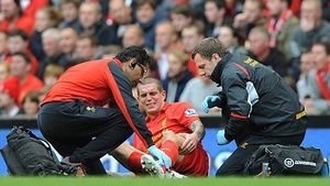 Pierdere grea pentru Liverpool:** Agger ar putea fi indisponibil tot sezonul!