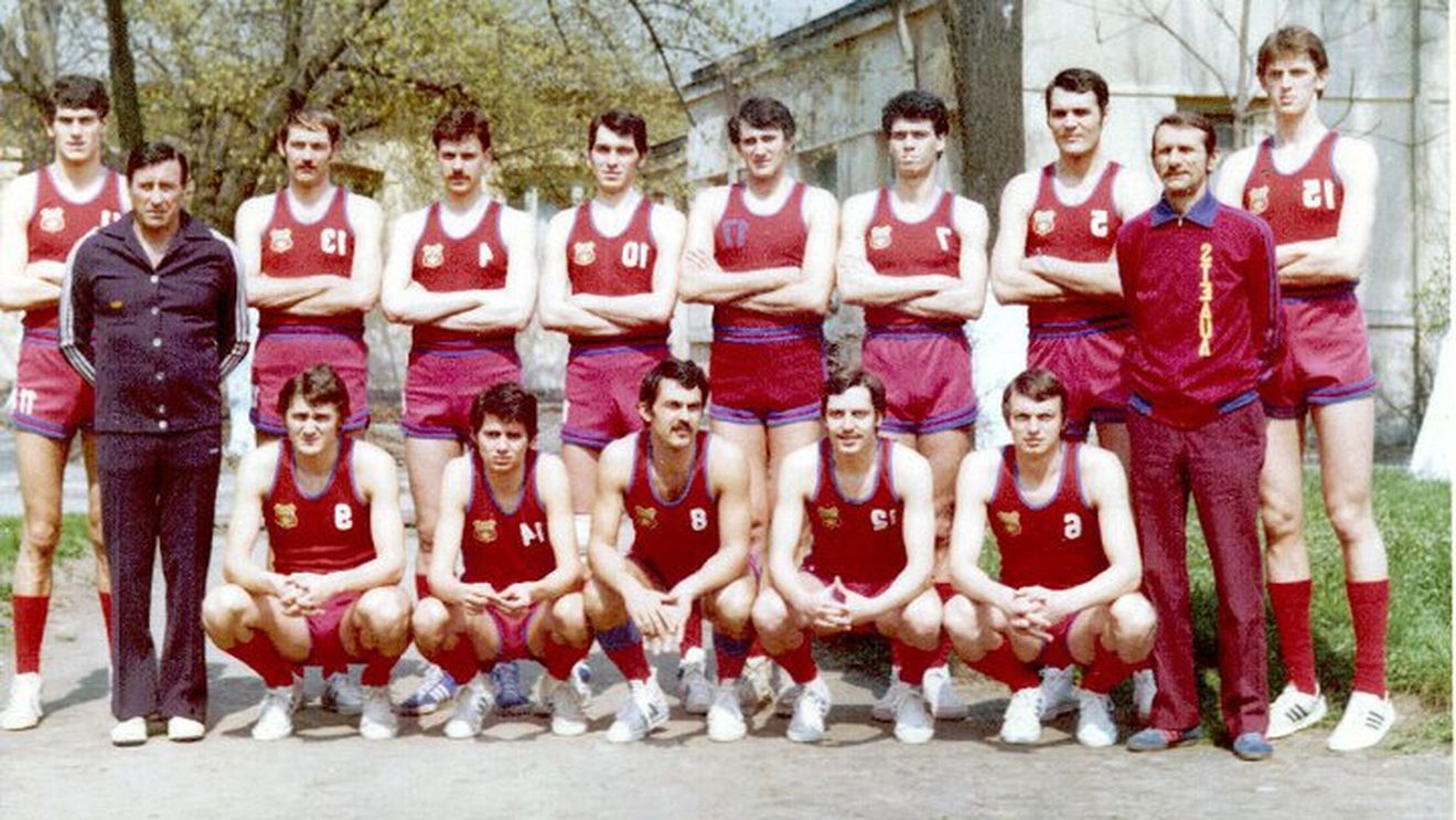 REMEMBER | După cinci ani, Dinamo - Steaua revine pe prima scenă a baschetului românesc. Legendele roș-albastre retrăiesc farmecul unicului derby: victoria suflată rivalilor după un incredibil "punem pariu că dau și cu stânga?"