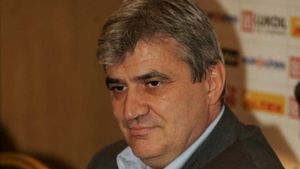 "Rapid a votat cu Mircea Sandu!**"